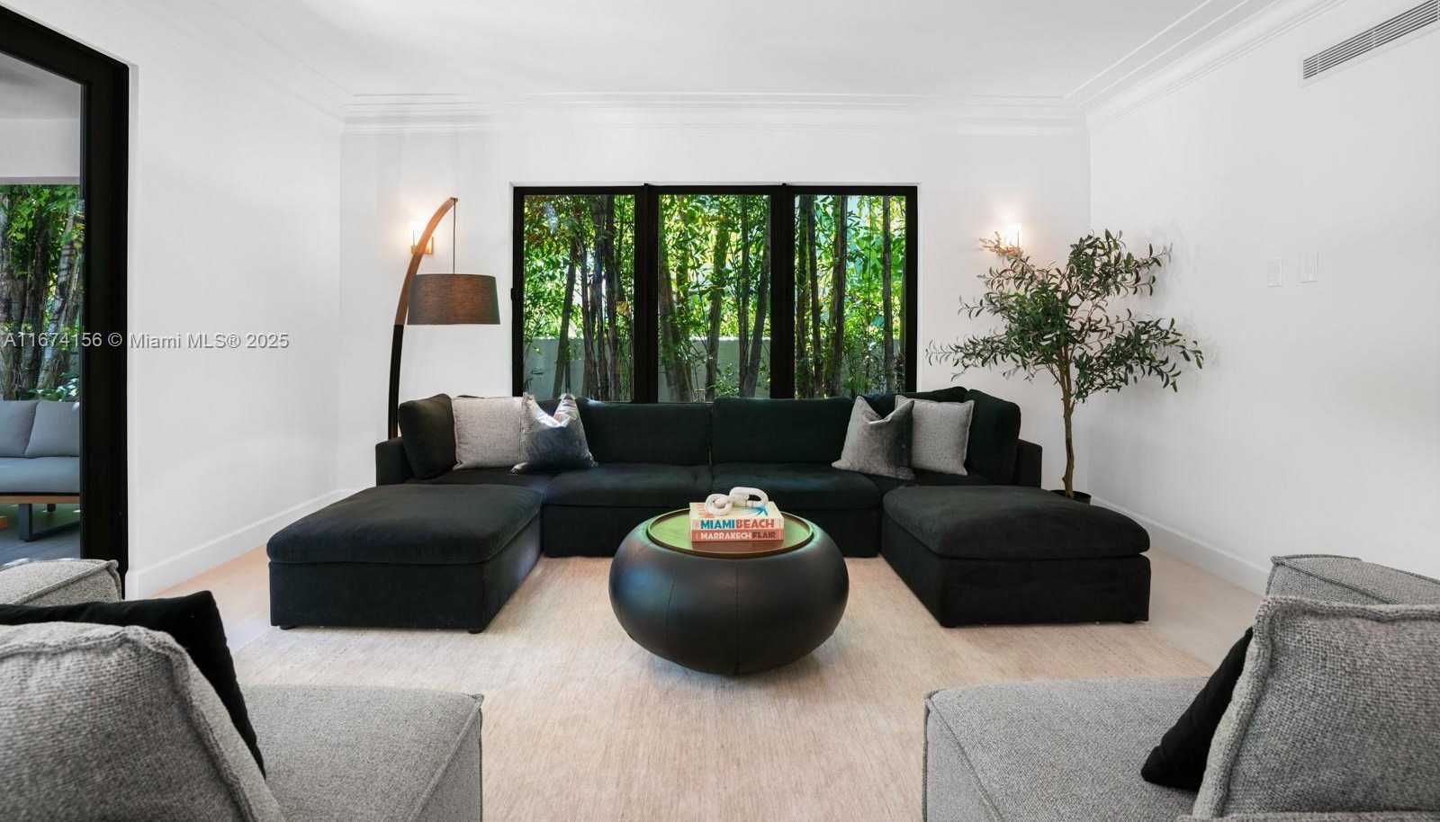 Small Image of 5735 NORTH BAY RD, Miami Beach Number 6