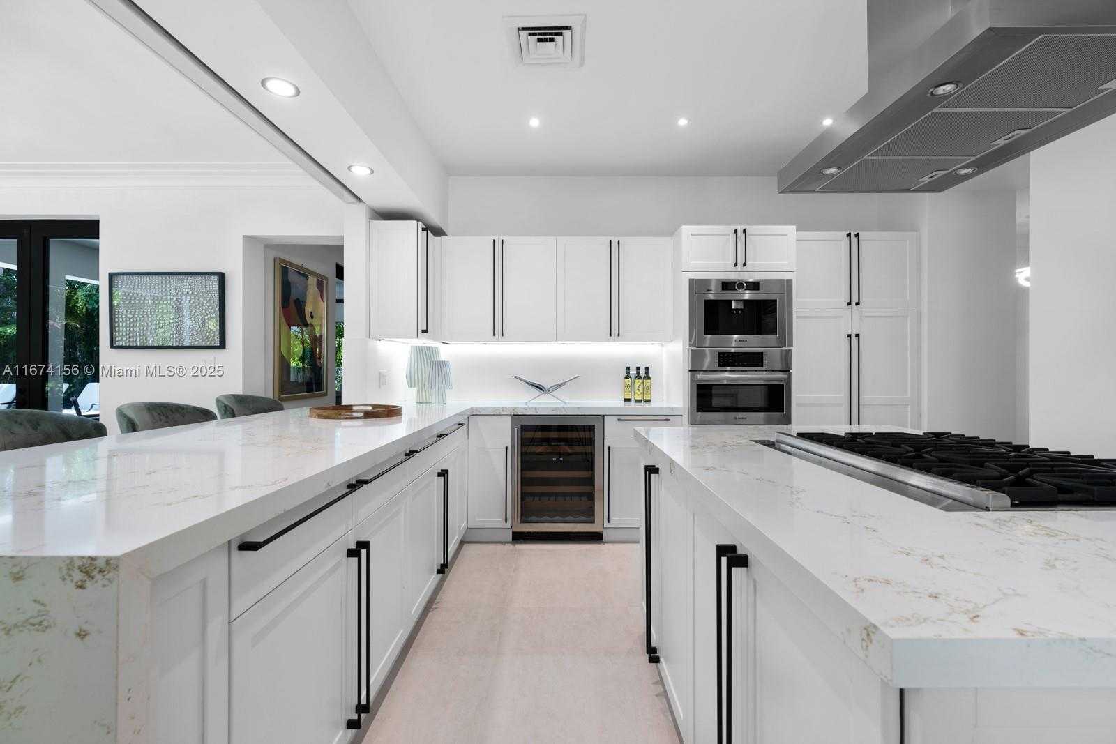 Small Image of 5735 NORTH BAY RD, Miami Beach Number 8
