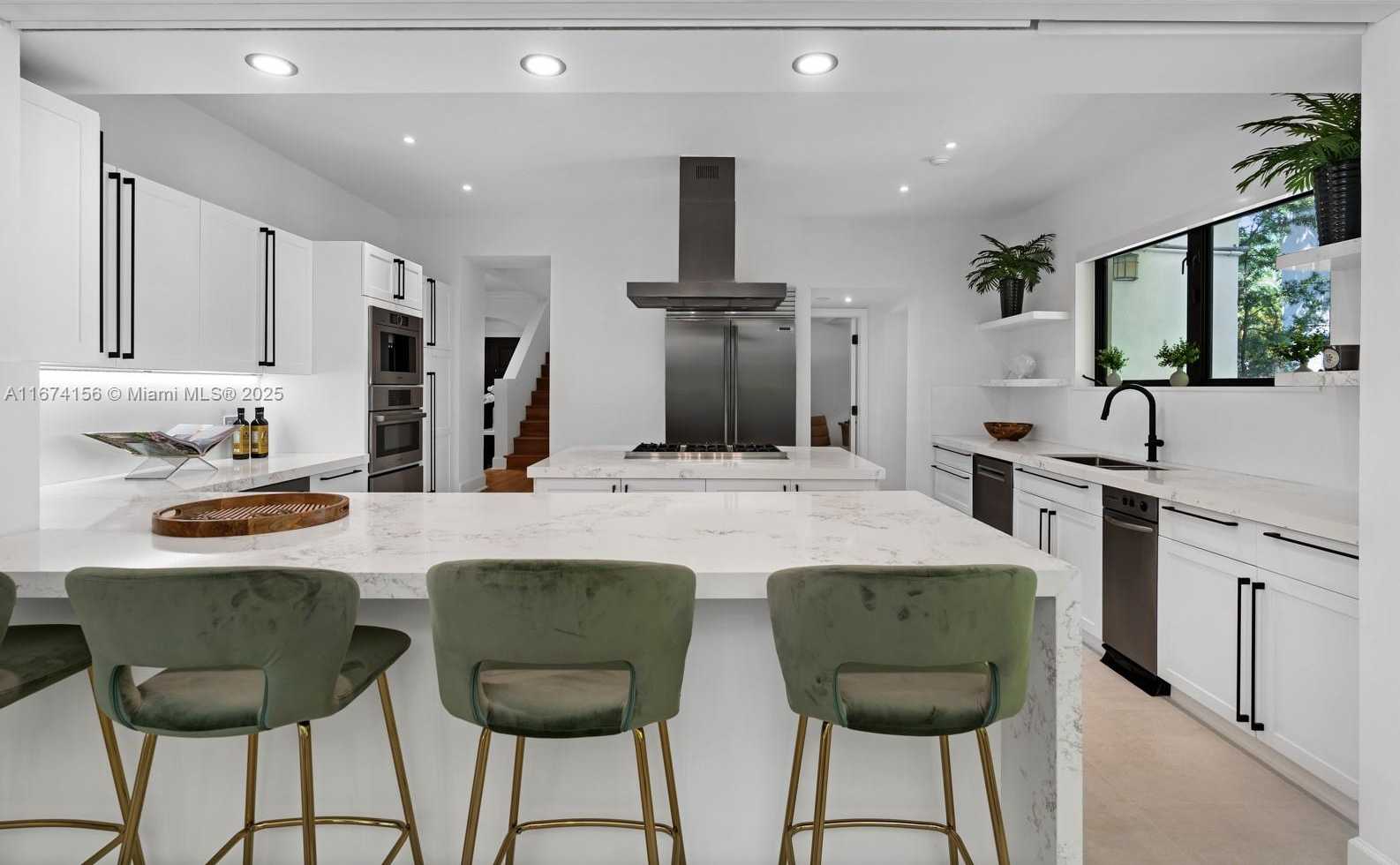Small Image of 5735 NORTH BAY RD, Miami Beach Number 9