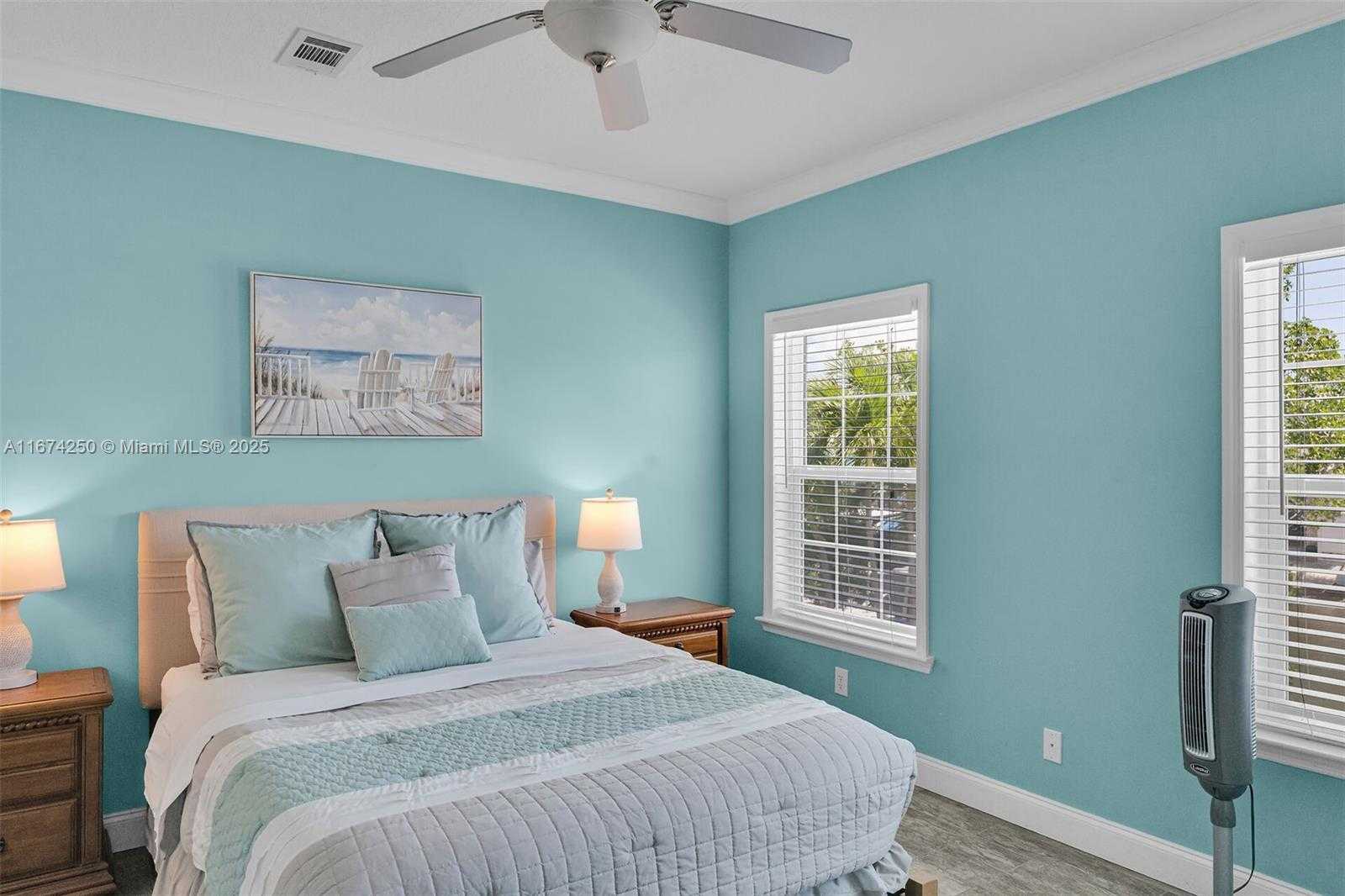 Small Image of 121 VENETIAN DR, Islamorada Number 12