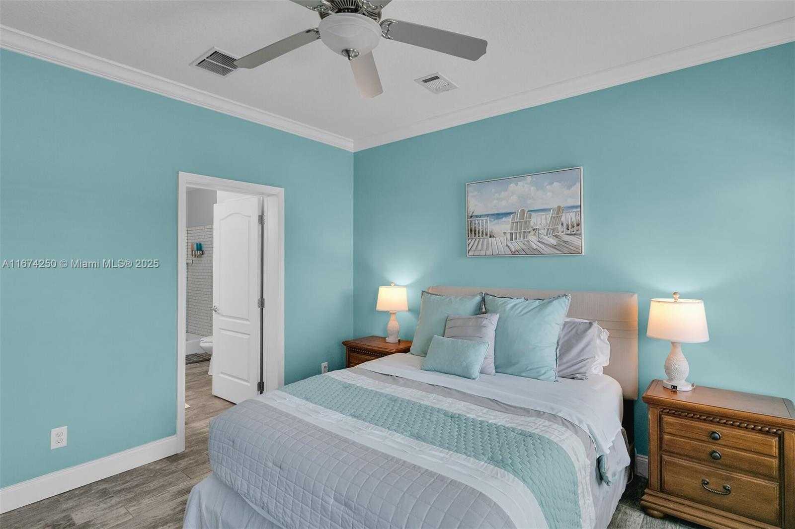 Small Image of 121 VENETIAN DR, Islamorada Number 13