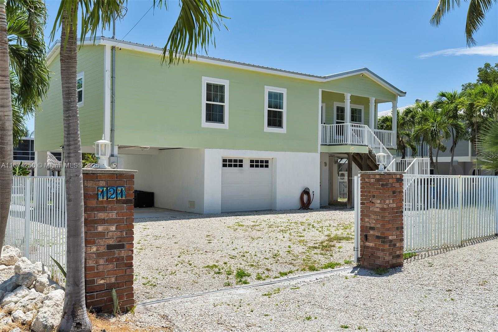 Small Image of 121 VENETIAN DR, Islamorada Number 2