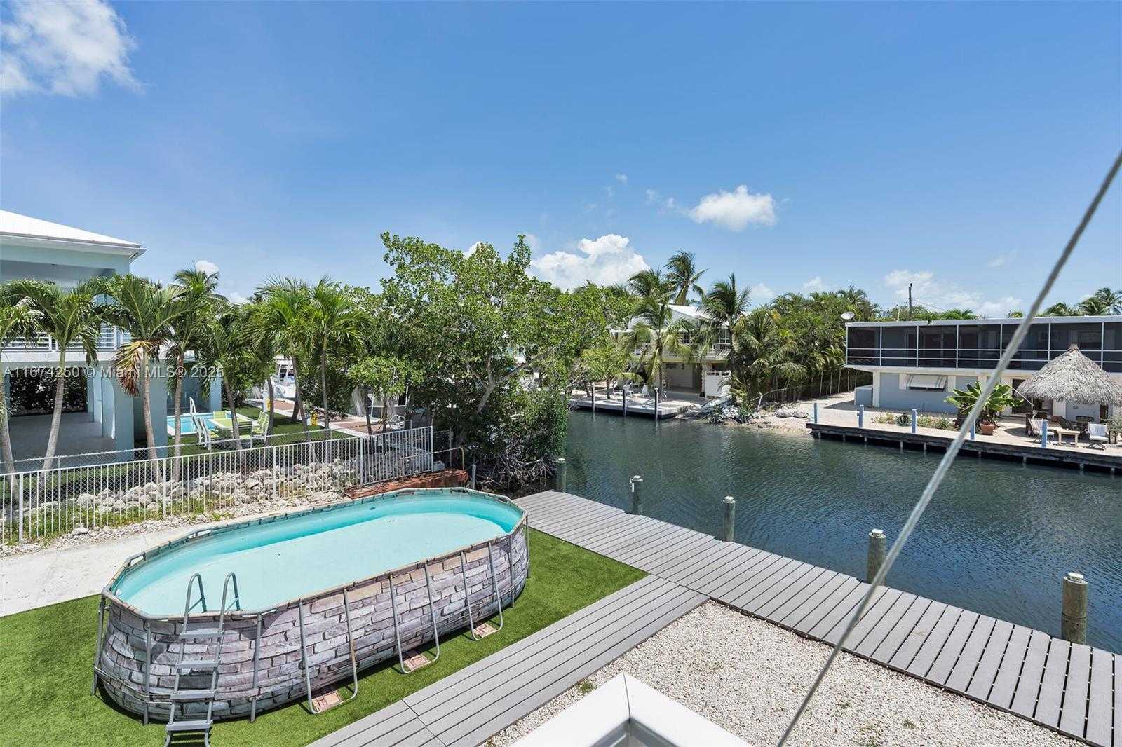 Small Image of 121 VENETIAN DR, Islamorada Number 21