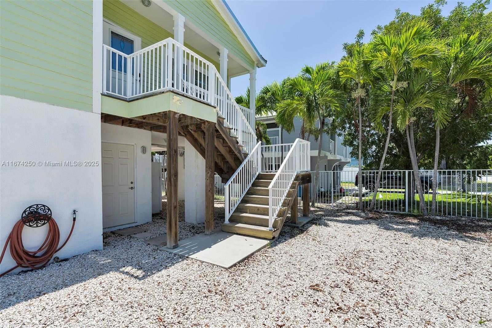 Small Image of 121 VENETIAN DR, Islamorada Number 3