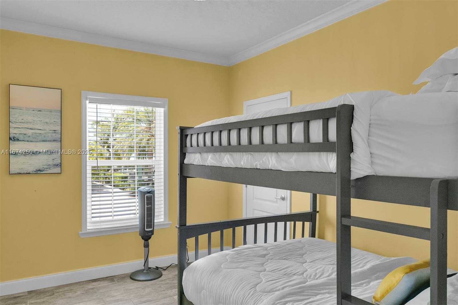 Small Image of 121 VENETIAN DR, Islamorada Number 9