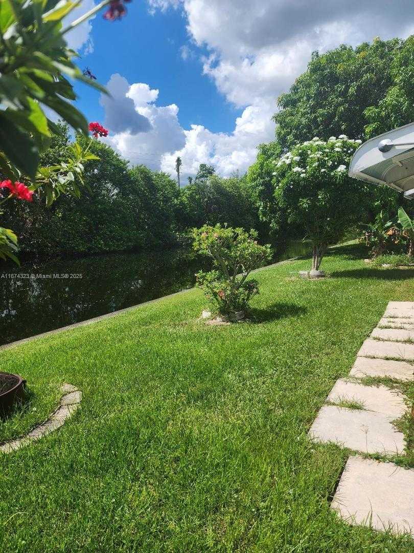 Small Image of 4200 NORTH WEST 47TH ST, Tamarac Number 16