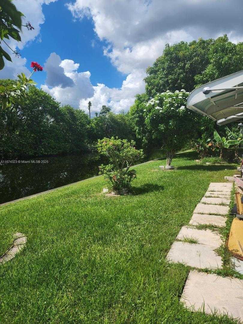 Small Image of 4200 NORTH WEST 47TH ST, Tamarac Number 18