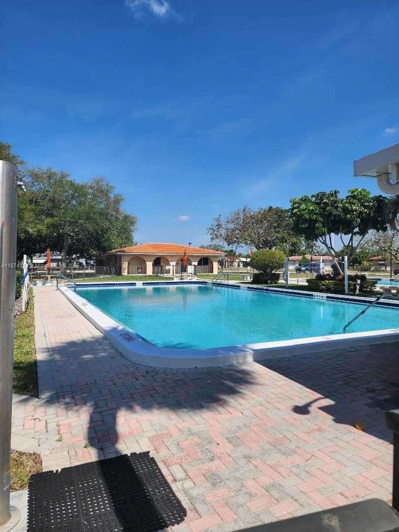 Small Image of 4200 NORTH WEST 47TH ST, Tamarac Number 23