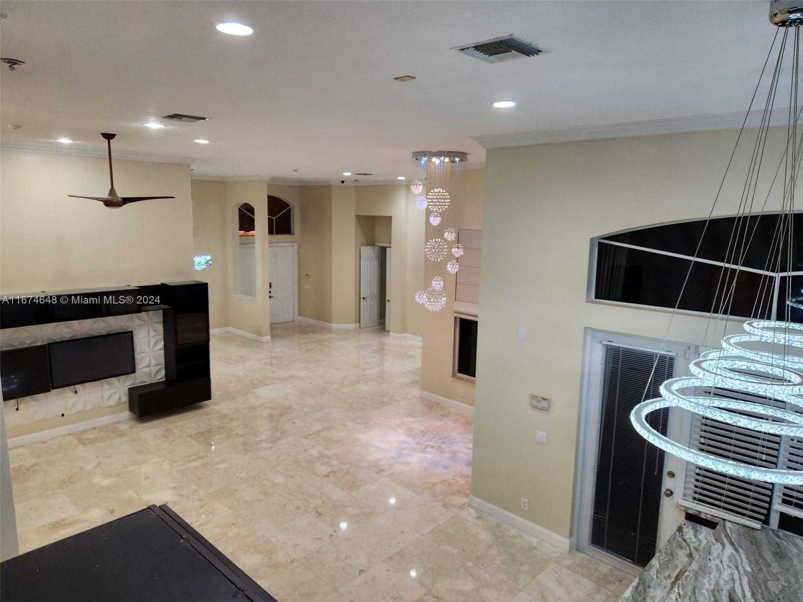 Small Image of 321 WINDMILL PALM AVE, Plantation Number 15