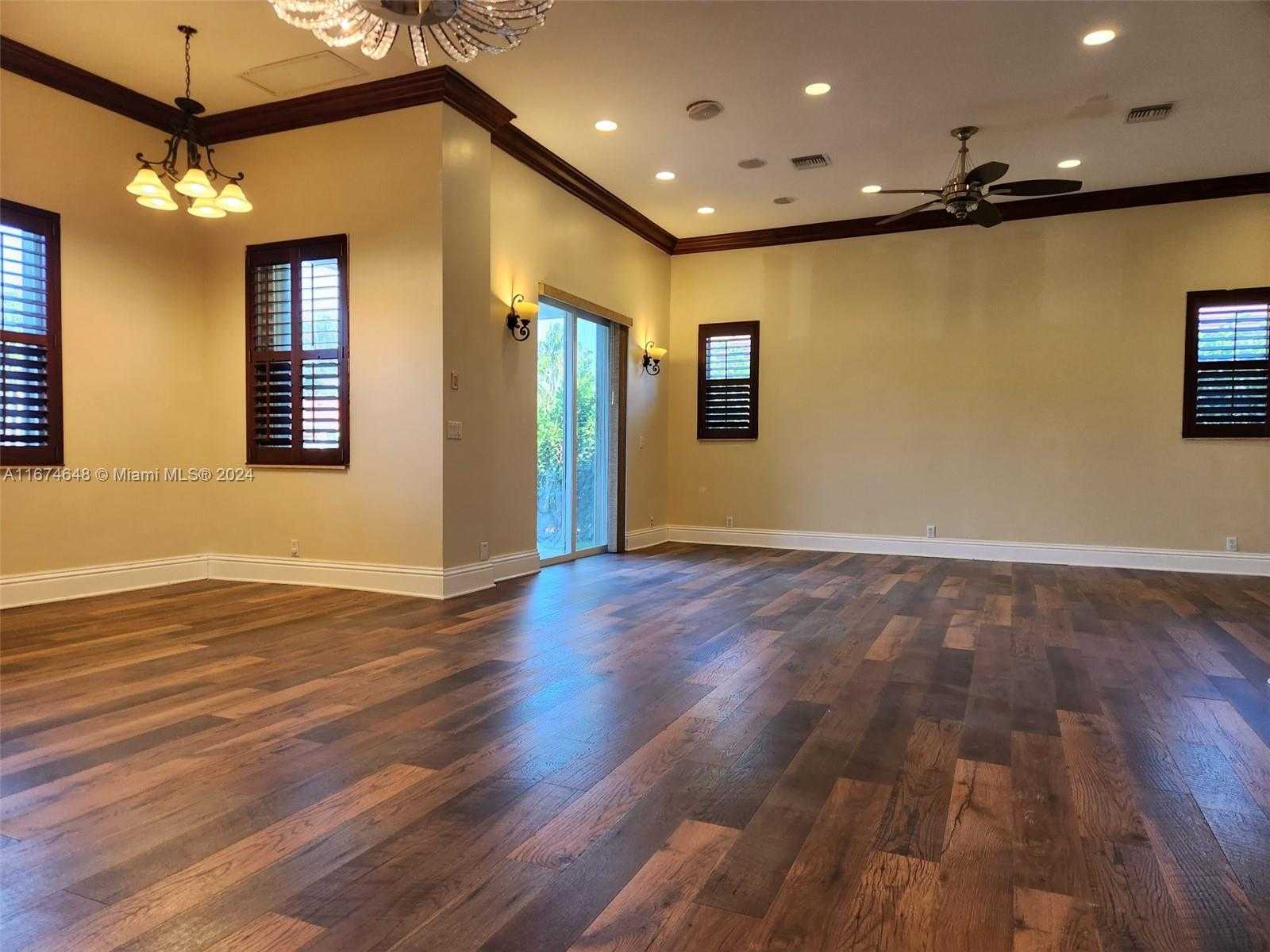 Small Image of 321 WINDMILL PALM AVE, Plantation Number 17