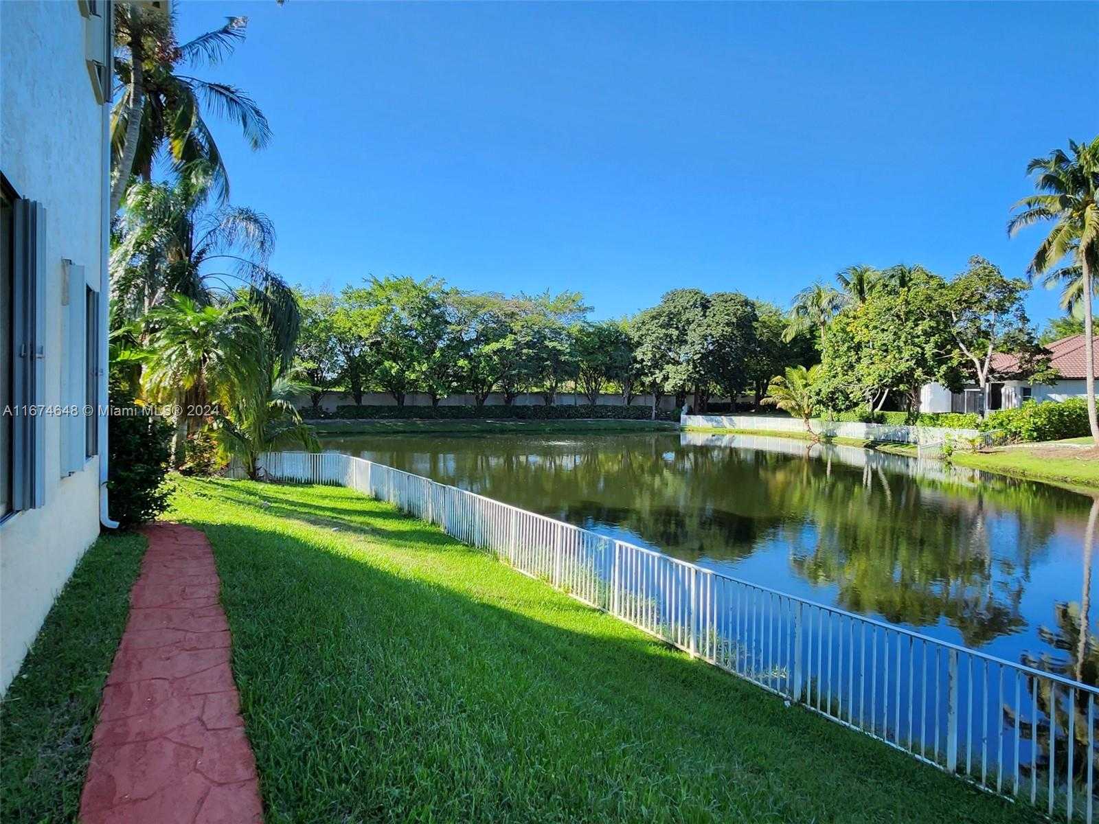 Small Image of 321 WINDMILL PALM AVE, Plantation Number 26