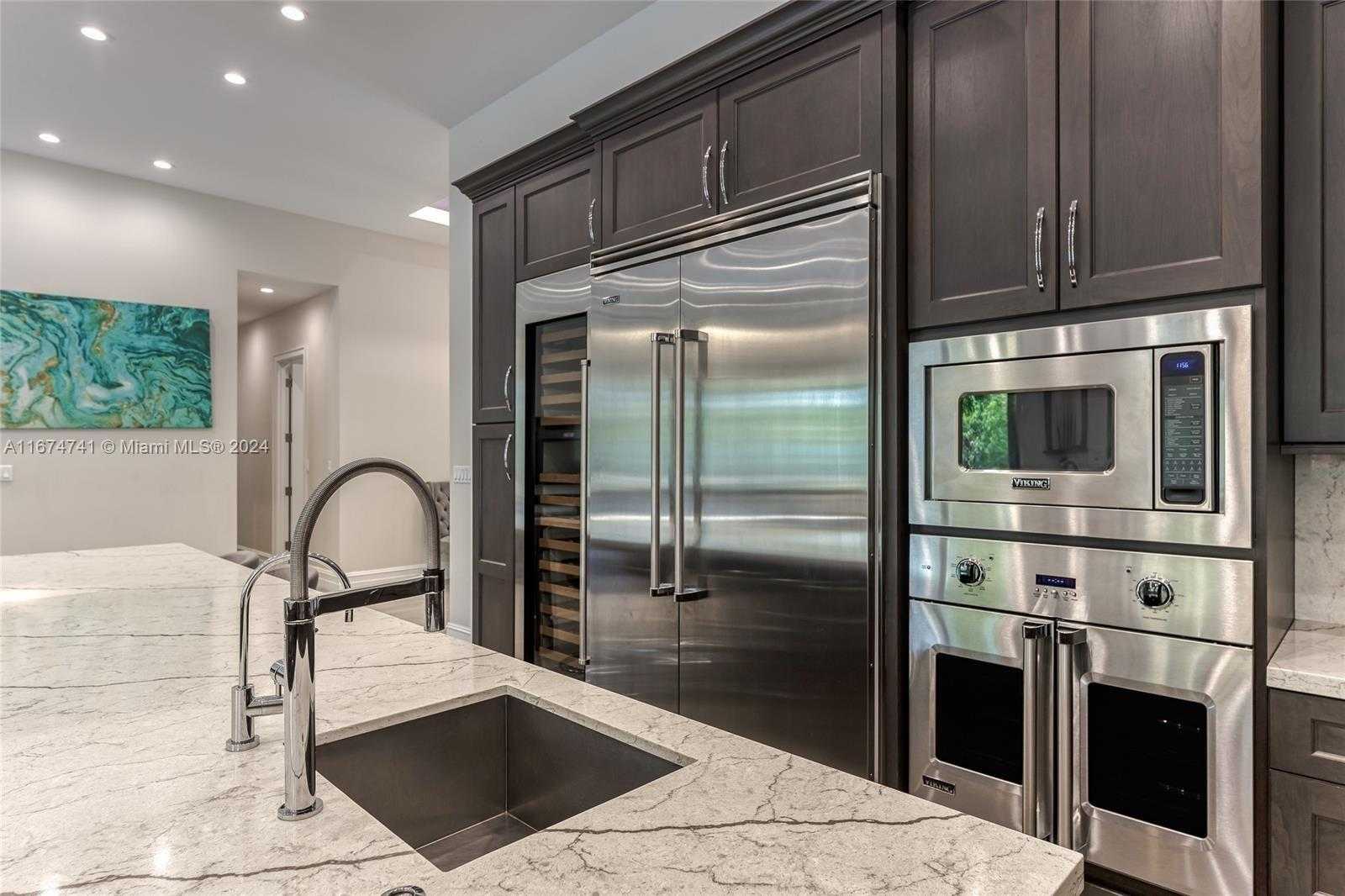 Small Image of 829 PONCE DE LEON DR, Fort Lauderdale Number 10