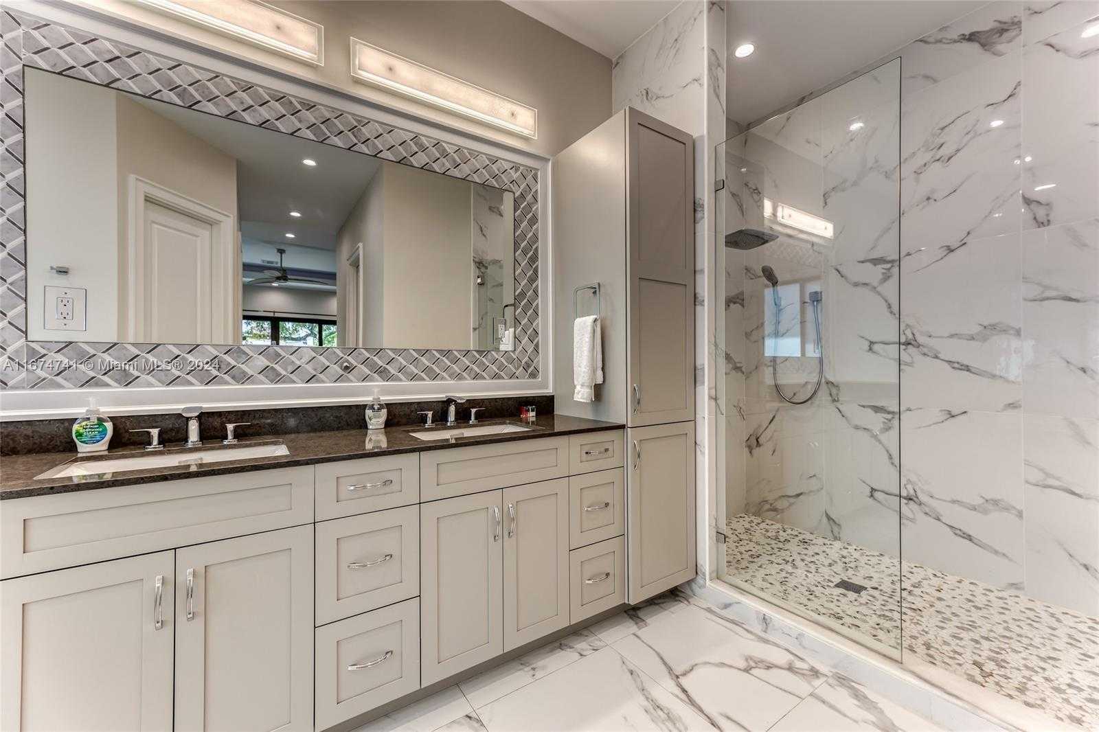 Small Image of 829 PONCE DE LEON DR, Fort Lauderdale Number 18