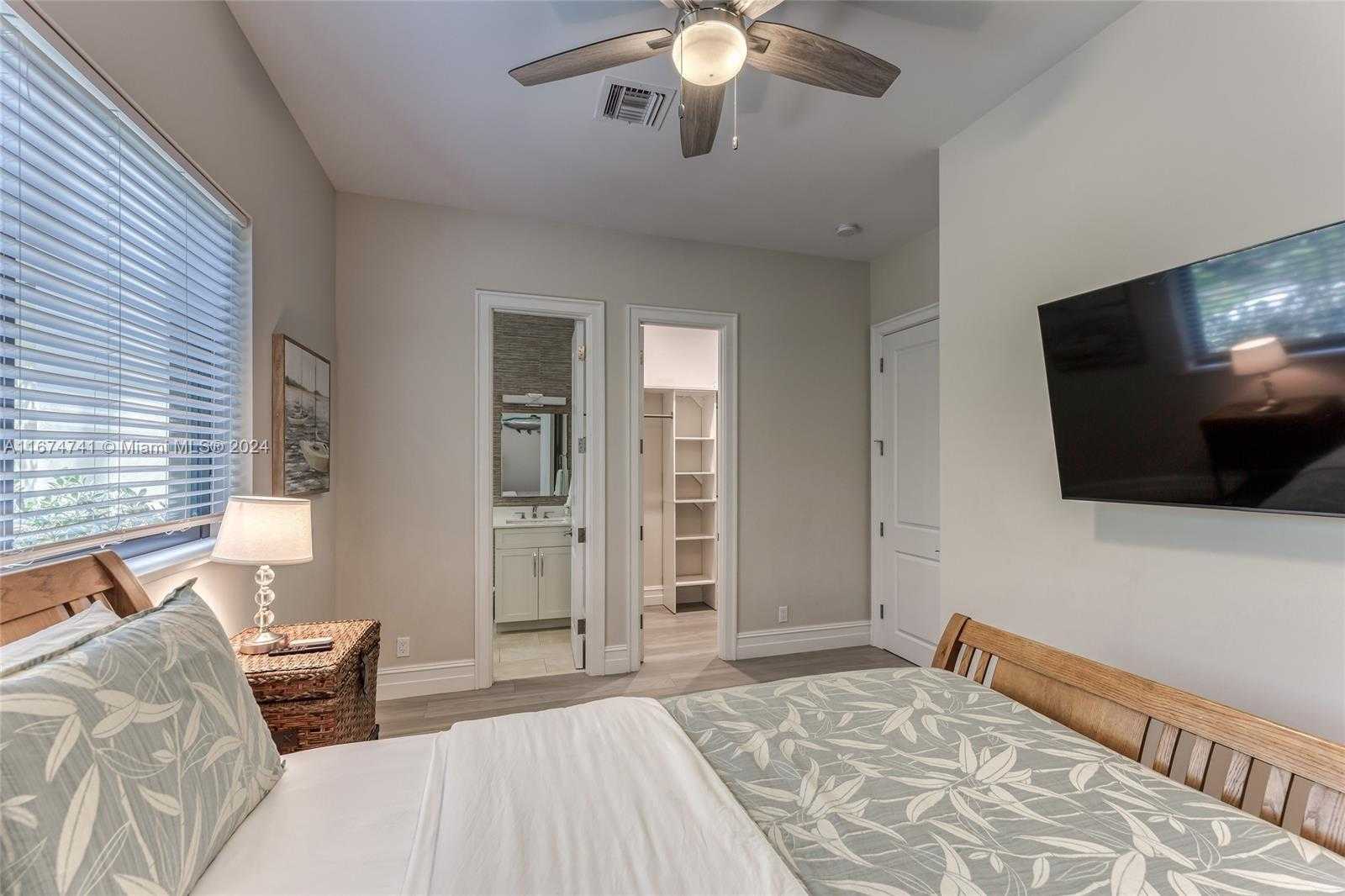 Small Image of 829 PONCE DE LEON DR, Fort Lauderdale Number 26