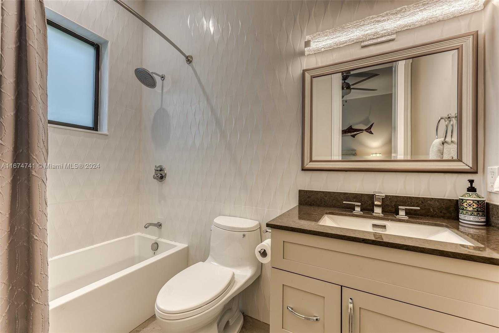 Small Image of 829 PONCE DE LEON DR, Fort Lauderdale Number 27