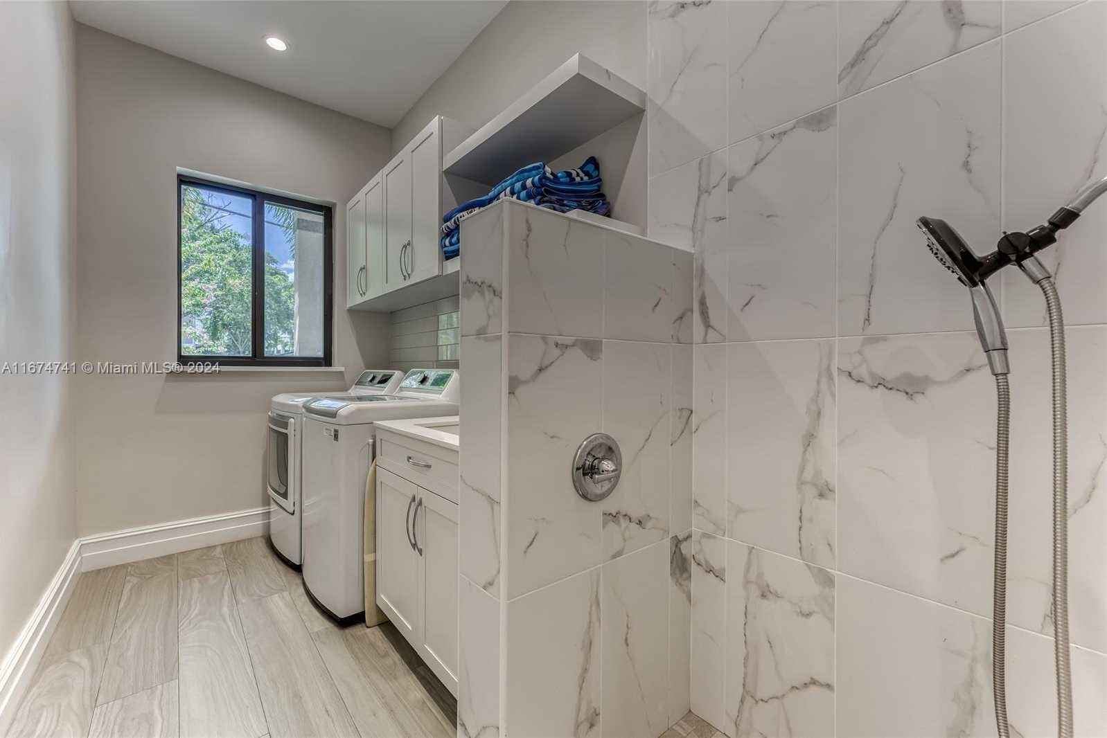 Small Image of 829 PONCE DE LEON DR, Fort Lauderdale Number 29