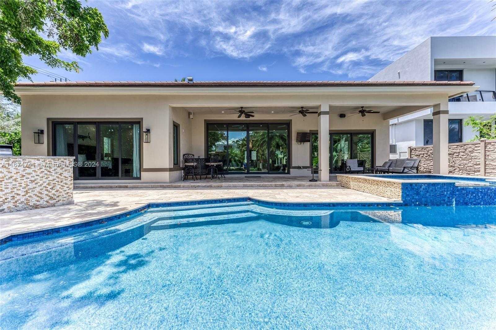 Small Image of 829 PONCE DE LEON DR, Fort Lauderdale Number 32