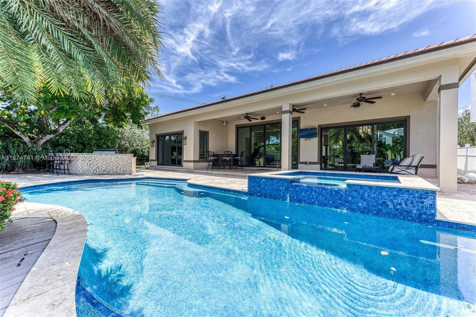 Small Image of 829 PONCE DE LEON DR, Fort Lauderdale Number 33