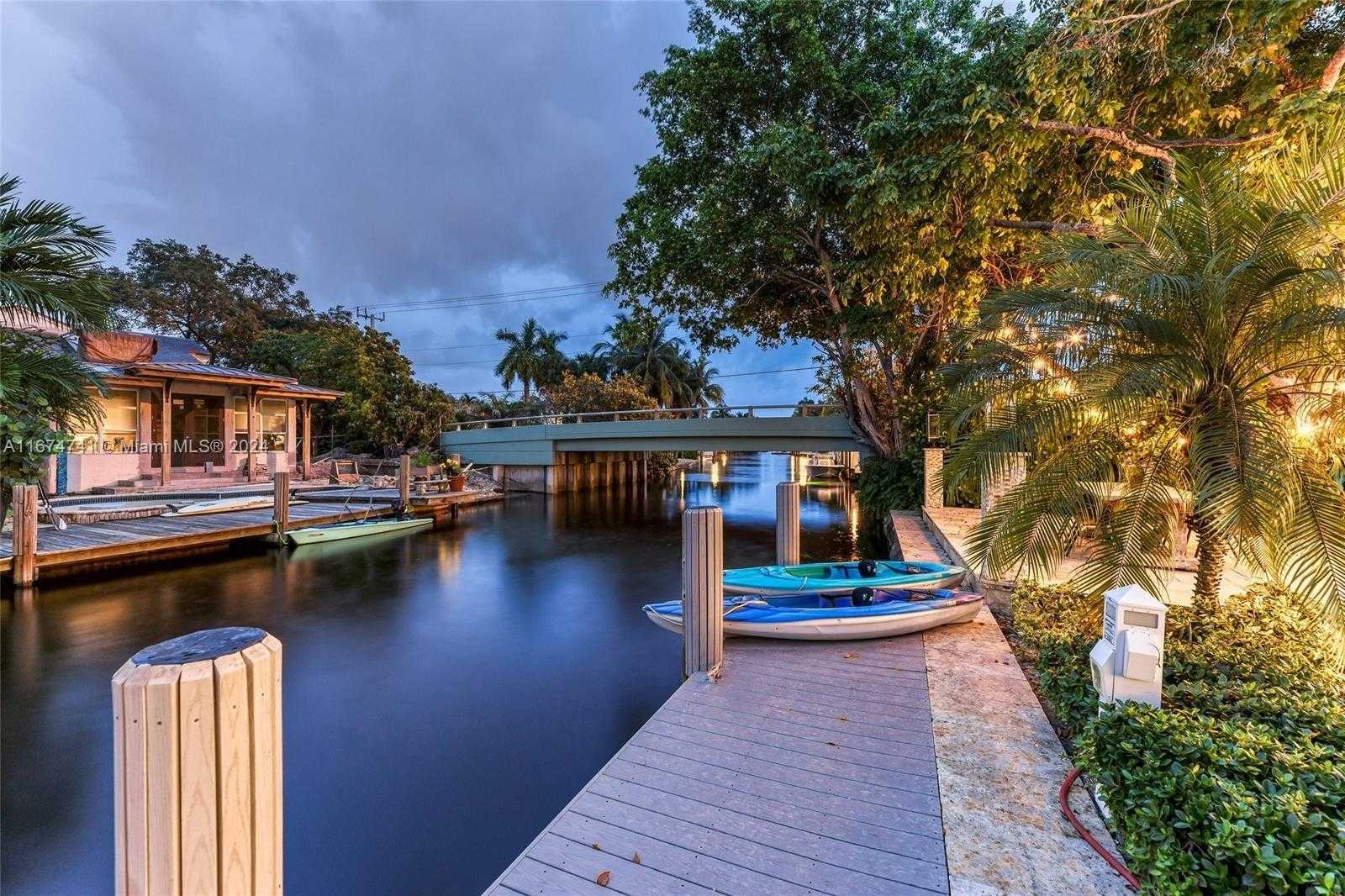 Small Image of 829 PONCE DE LEON DR, Fort Lauderdale Number 40