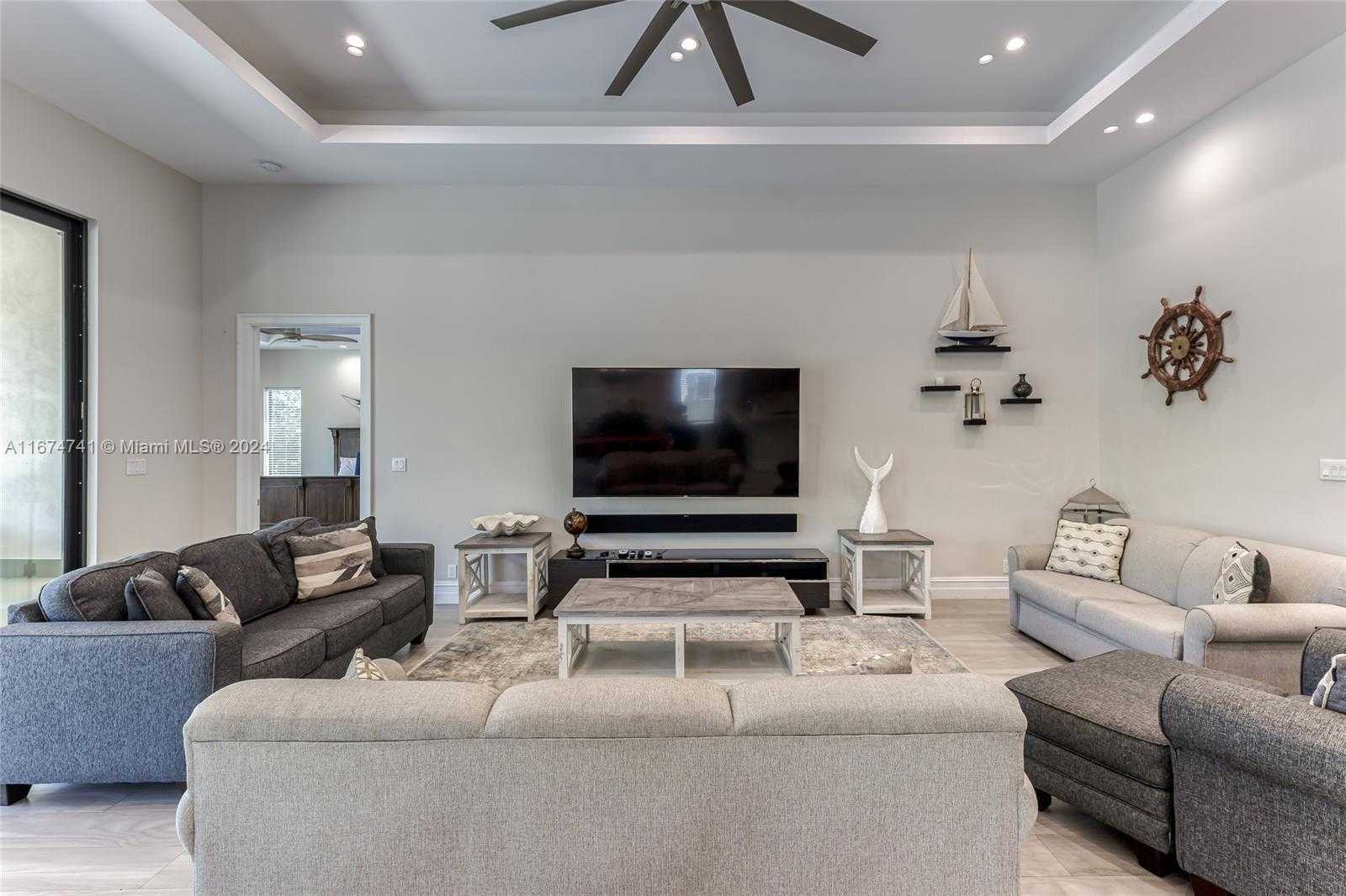 Small Image of 829 PONCE DE LEON DR, Fort Lauderdale Number 7
