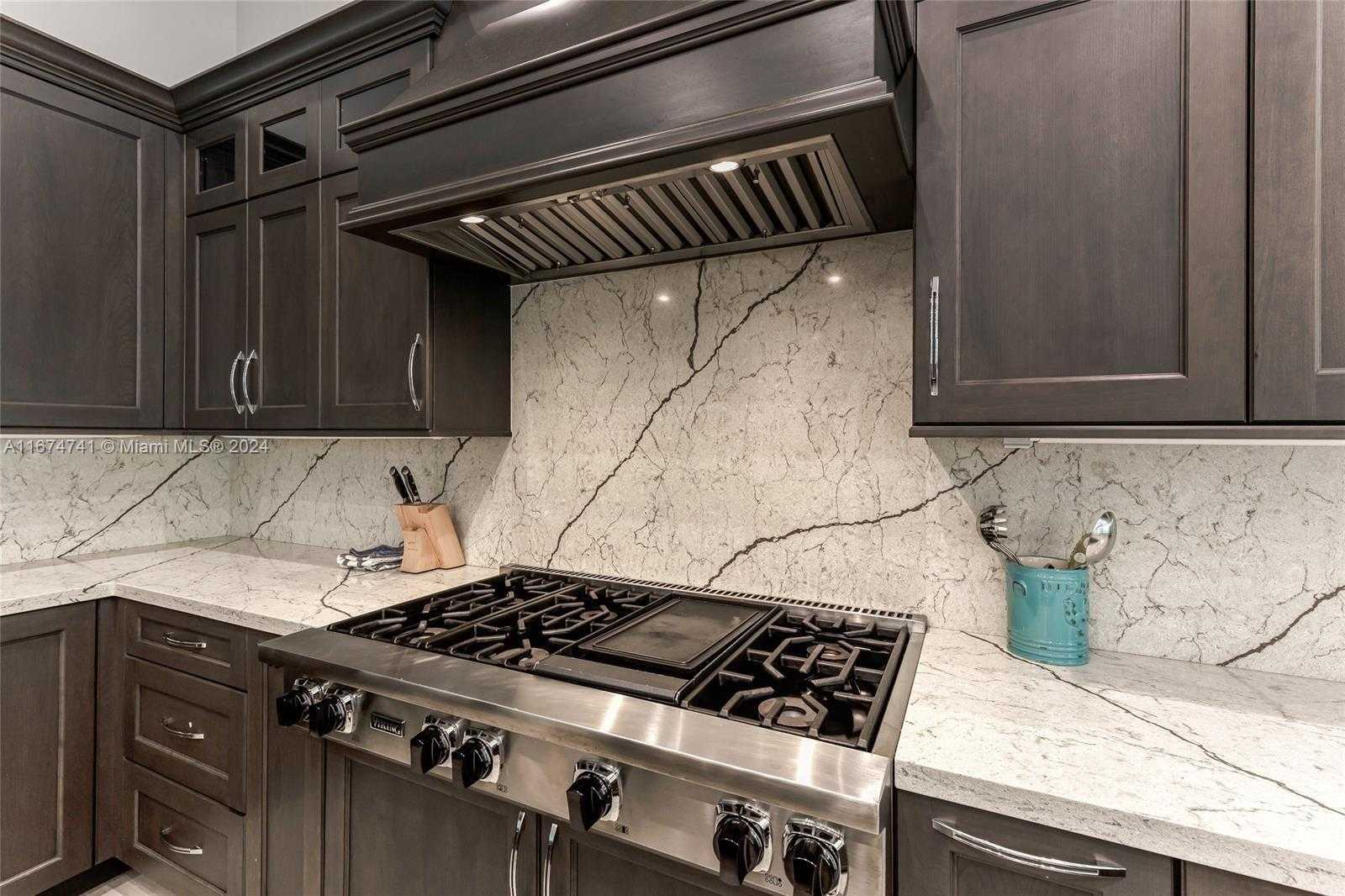 Small Image of 829 PONCE DE LEON DR, Fort Lauderdale Number 8
