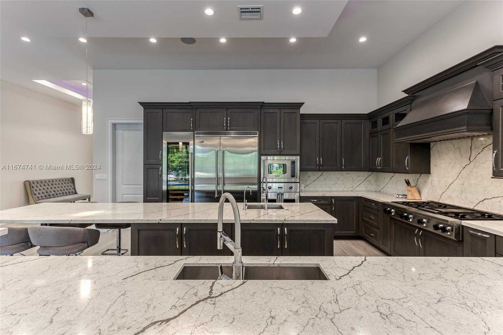 Small Image of 829 PONCE DE LEON DR, Fort Lauderdale Number 9
