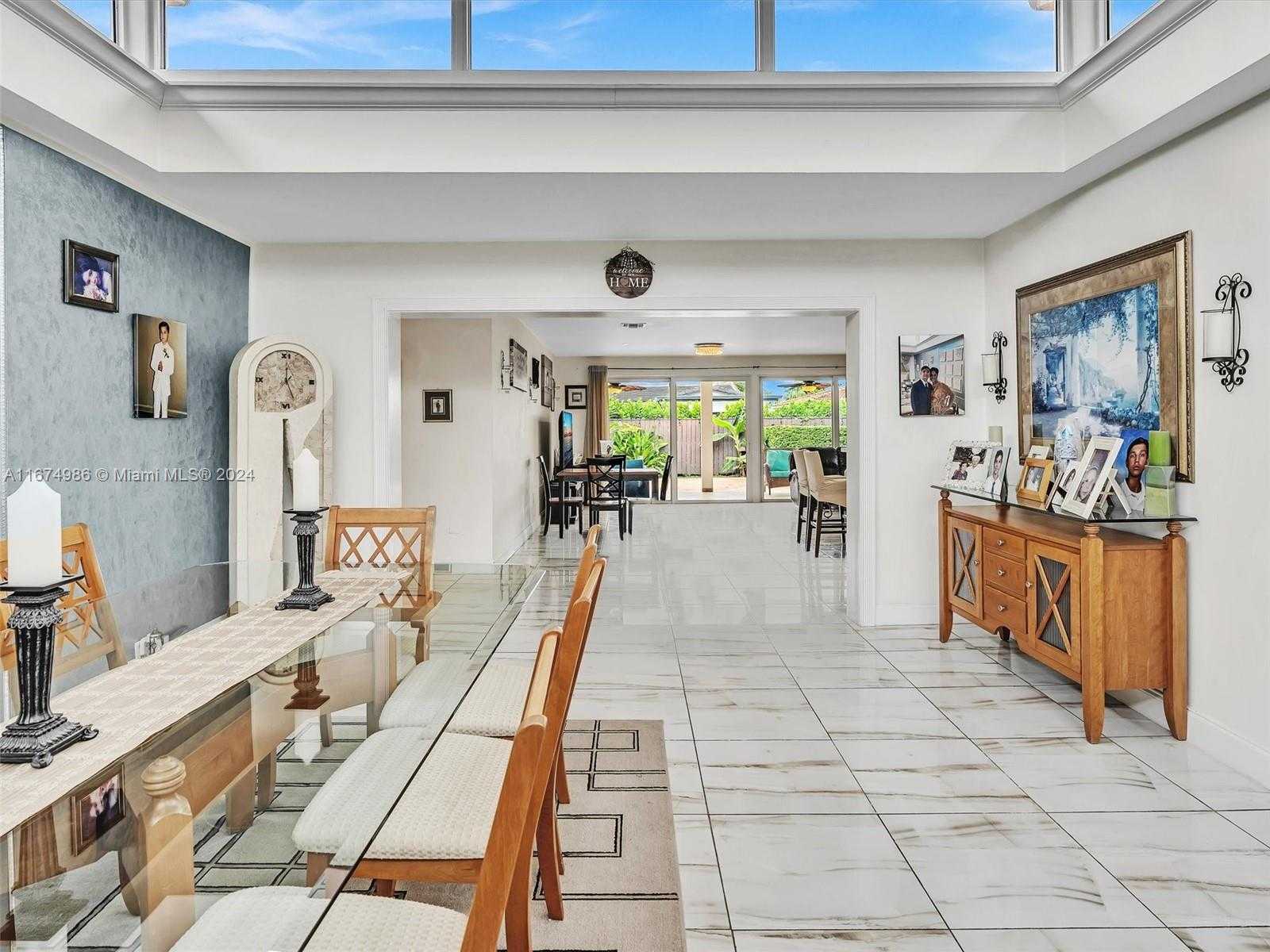 Small Image of 7504 HISPANOLA AVE, North Bay Village Number 10