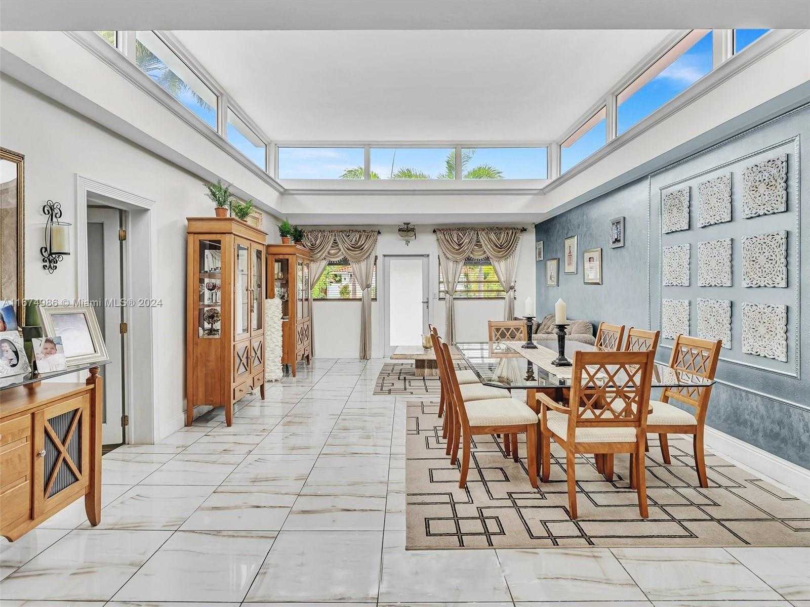 Small Image of 7504 HISPANOLA AVE, North Bay Village Number 11