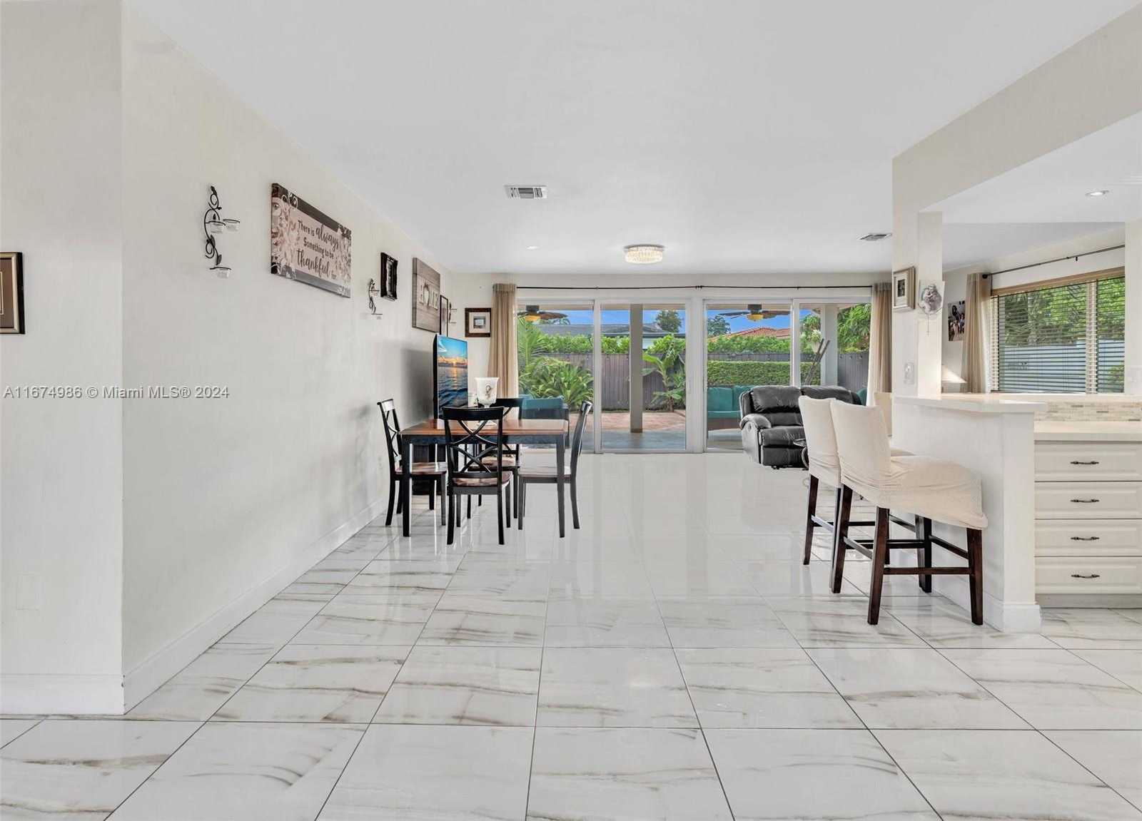 Small Image of 7504 HISPANOLA AVE, North Bay Village Number 14
