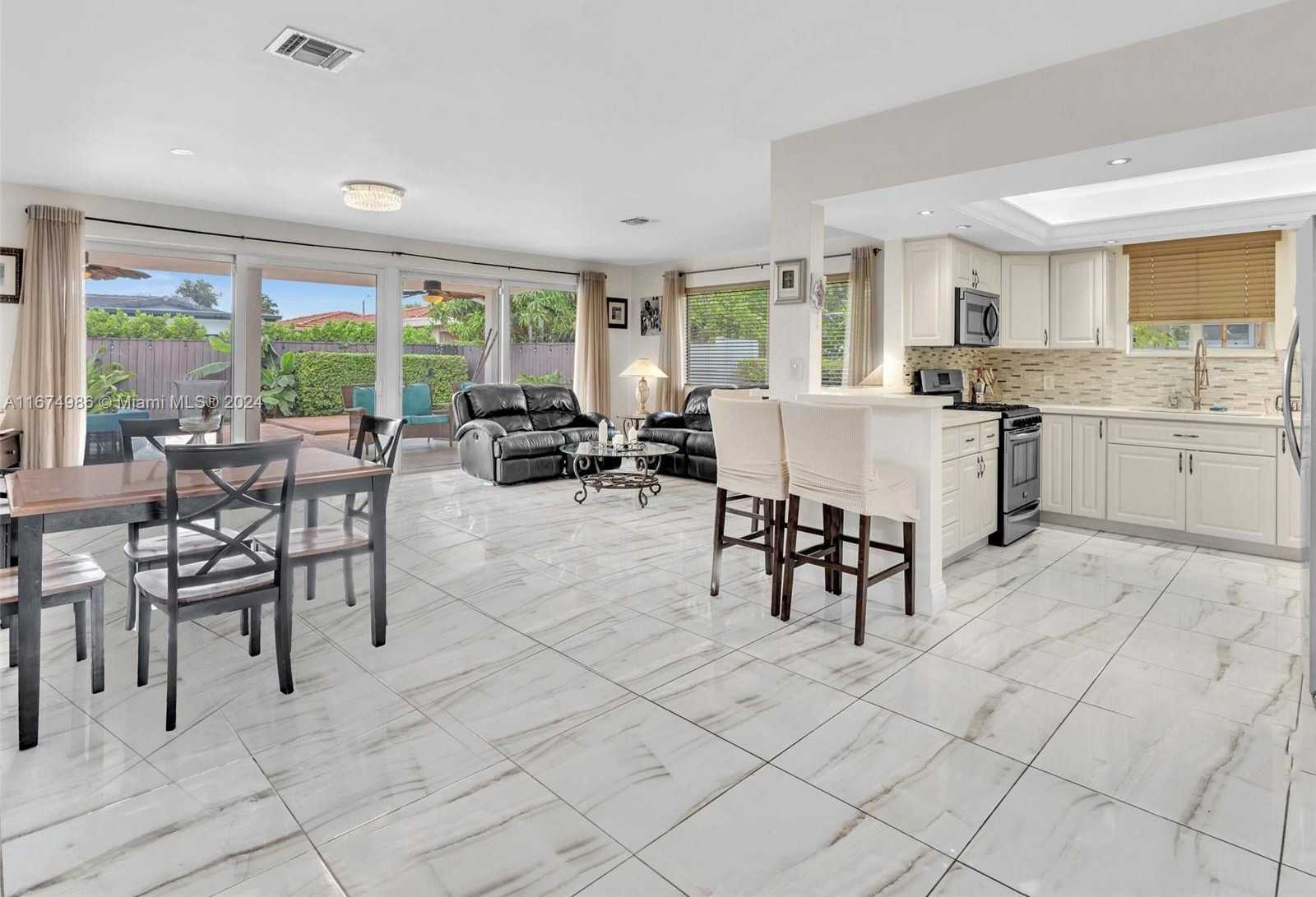 Small Image of 7504 HISPANOLA AVE, North Bay Village Number 15