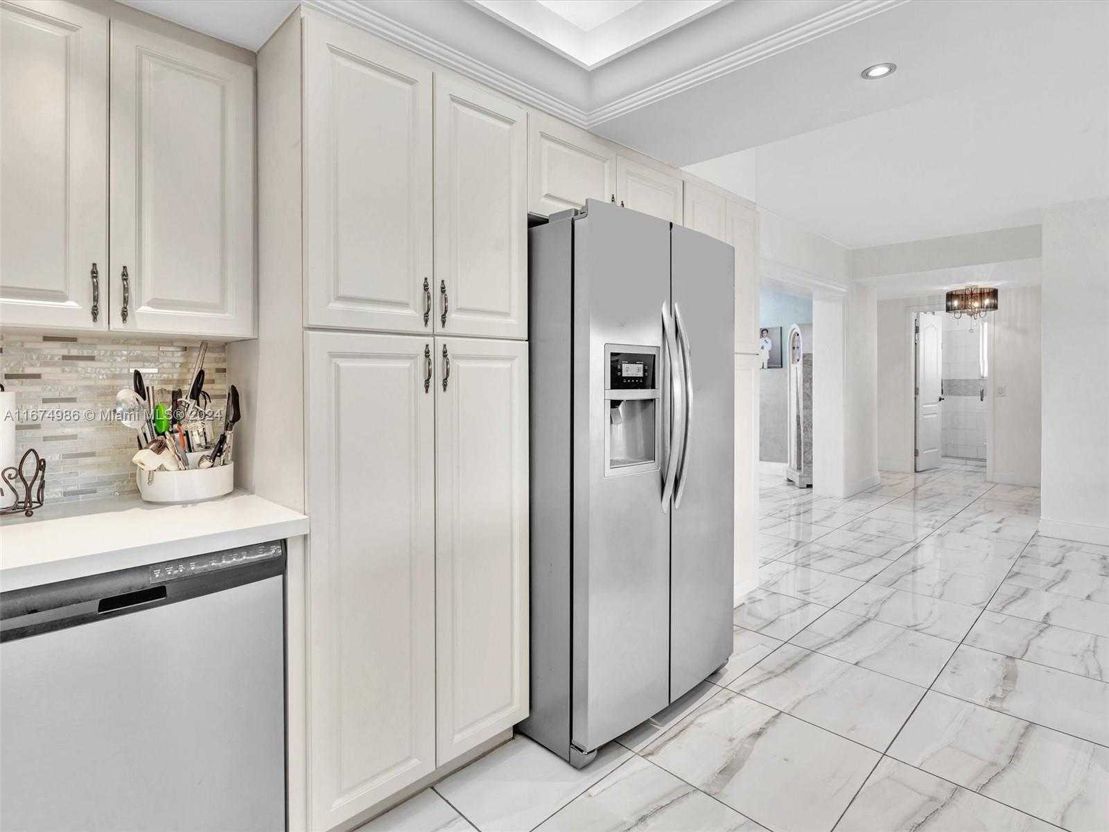 Small Image of 7504 HISPANOLA AVE, North Bay Village Number 22