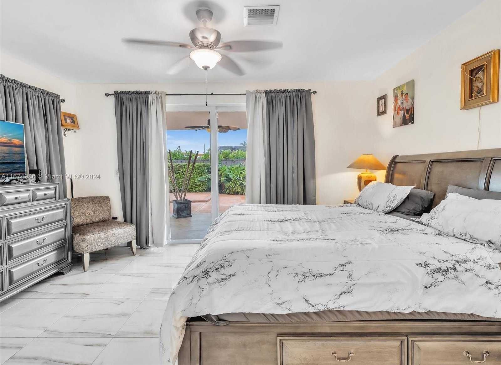 Small Image of 7504 HISPANOLA AVE, North Bay Village Number 39