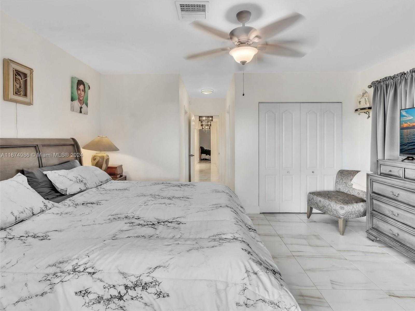Small Image of 7504 HISPANOLA AVE, North Bay Village Number 41