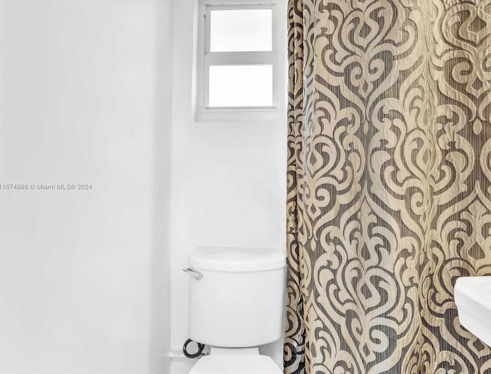 Small Image of 7504 HISPANOLA AVE, North Bay Village Number 46