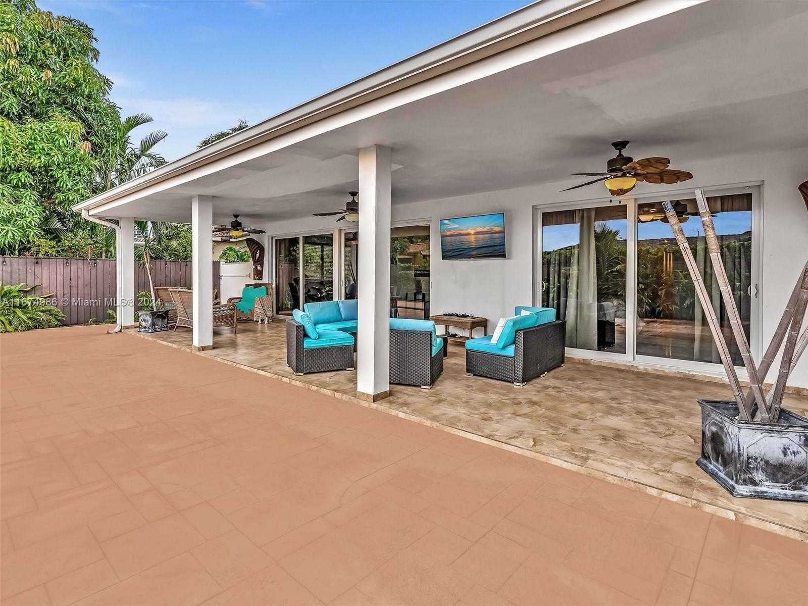 Small Image of 7504 HISPANOLA AVE, North Bay Village Number 57