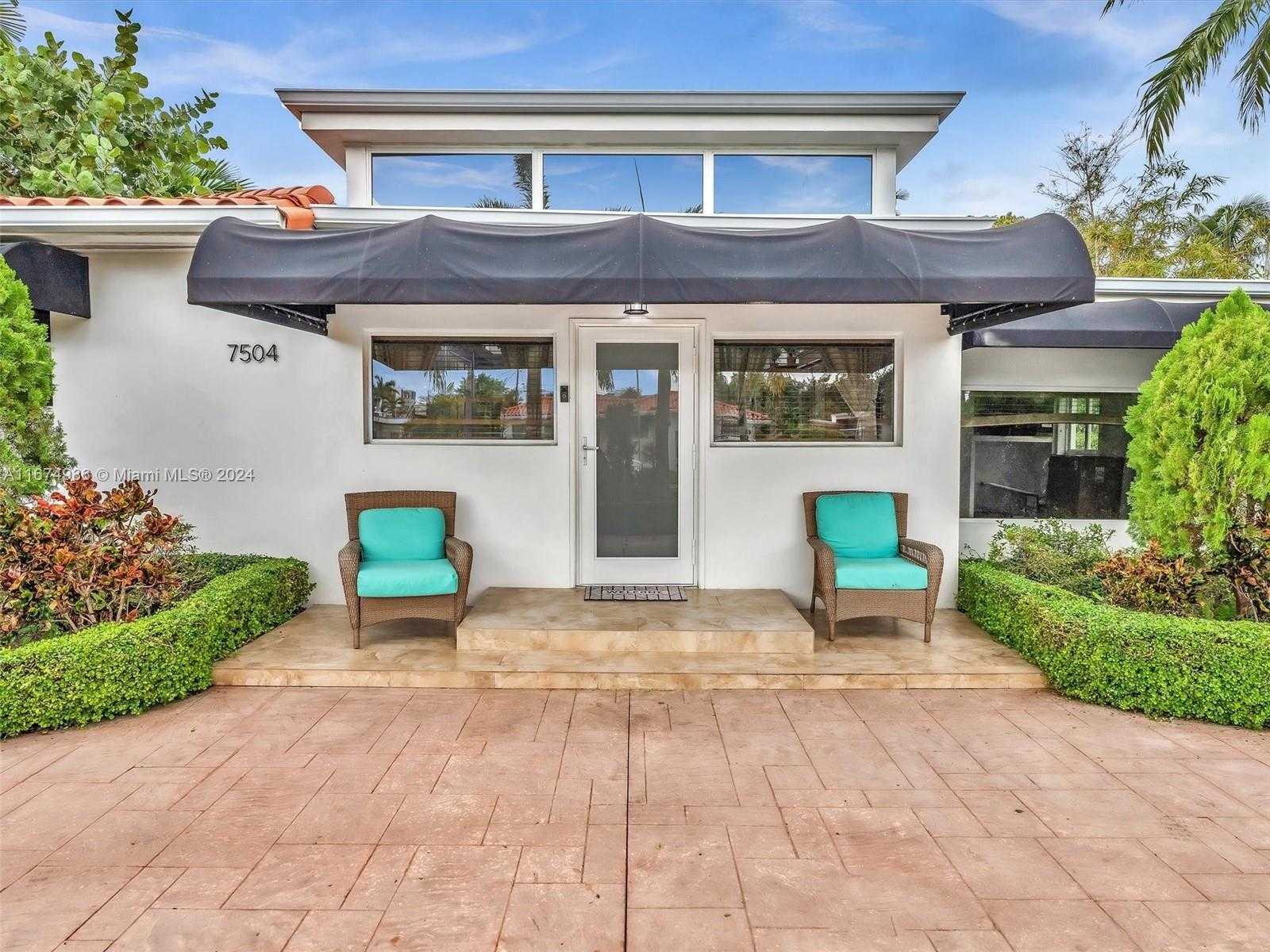 Small Image of 7504 HISPANOLA AVE, North Bay Village Number 6