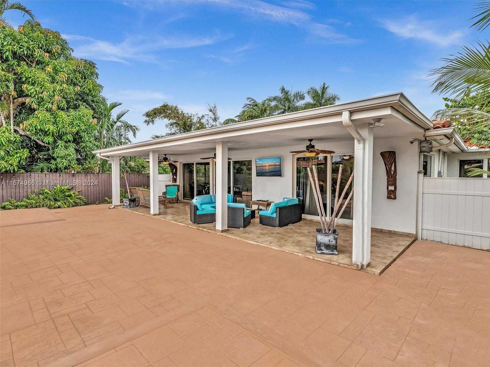 Small Image of 7504 HISPANOLA AVE, North Bay Village Number 60