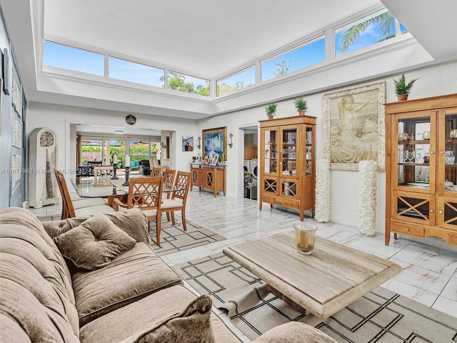 Small Image of 7504 HISPANOLA AVE, North Bay Village Number 8