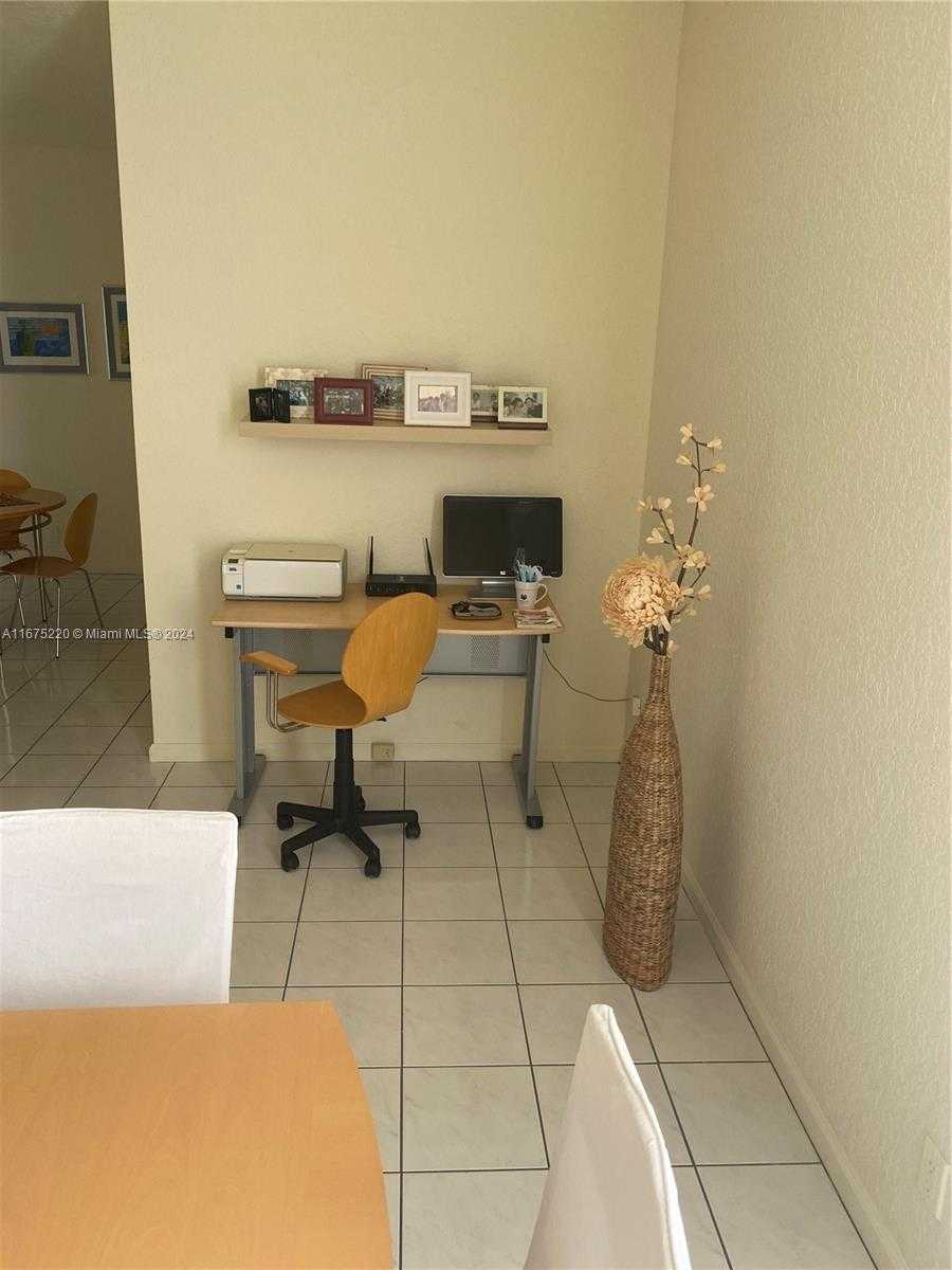 Imagen de Pequeño Objeto