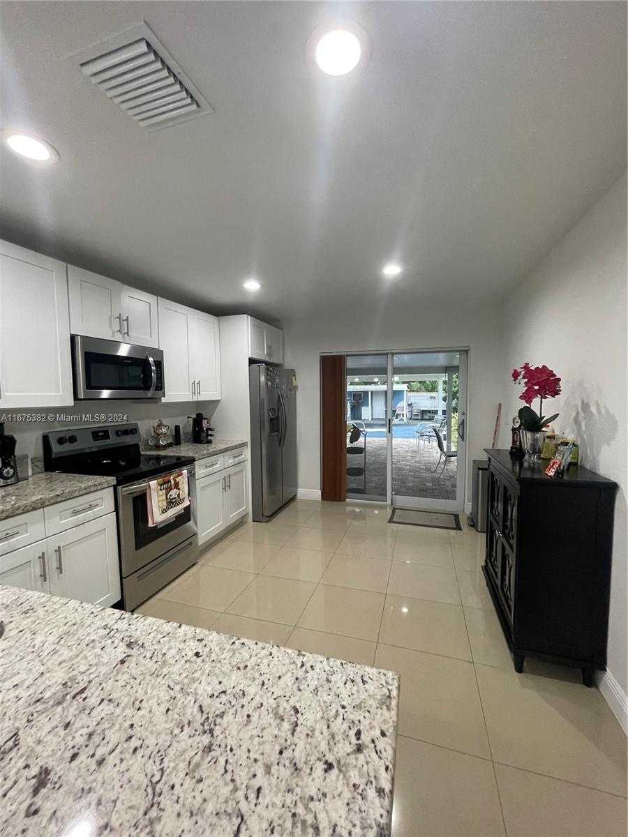 Small Image of 1369 RAINBOW AVE, Palm Beach Number 17