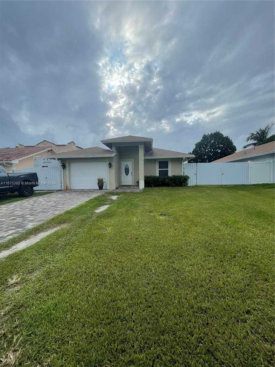 Small Image of 1369 RAINBOW AVE, Palm Beach Number 2
