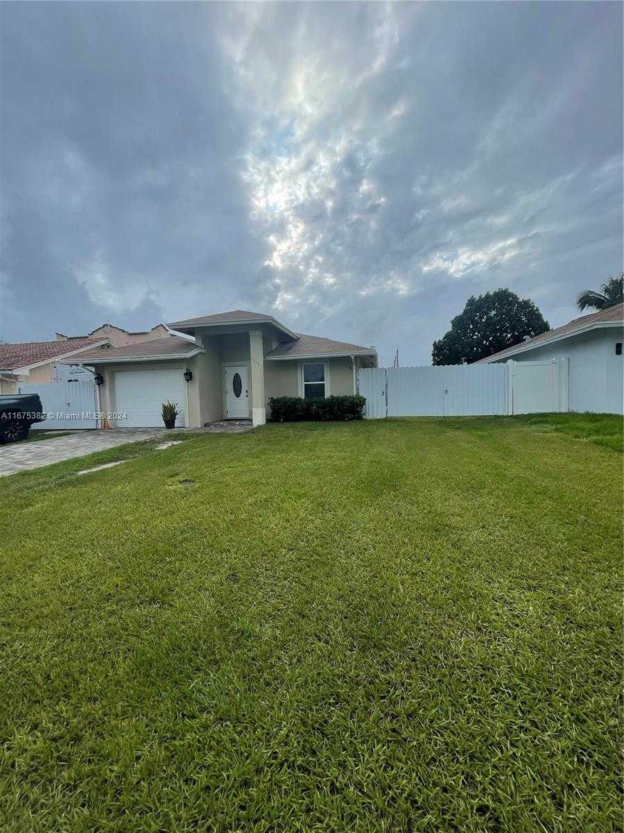 Small Image of 1369 RAINBOW AVE, Palm Beach Number 4