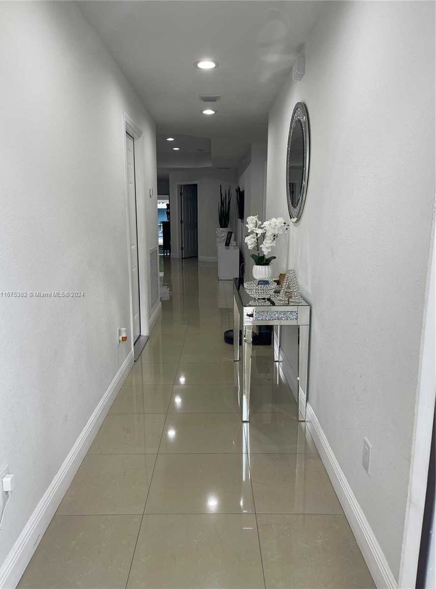 Small Image of 1369 RAINBOW AVE, Palm Beach Number 5