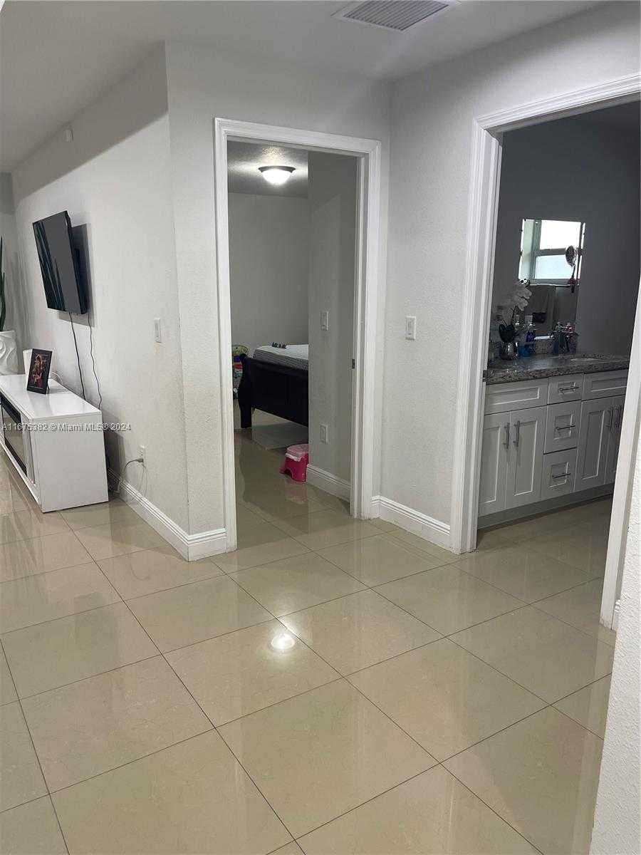 Small Image of 1369 RAINBOW AVE, Palm Beach Number 6