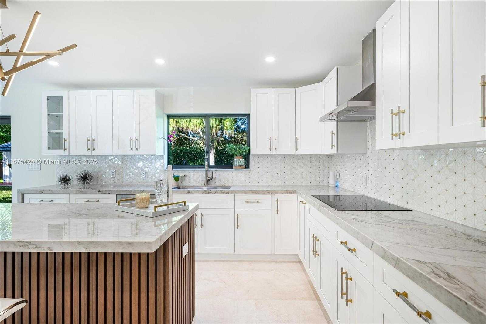 Small Image of 12820 SOUTH WEST 83RD CT, Pinecrest Number 14