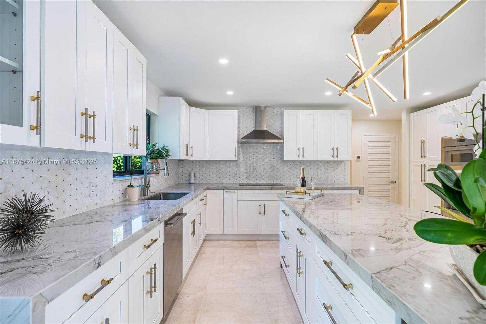 Small Image of 12820 SOUTH WEST 83RD CT, Pinecrest Number 15