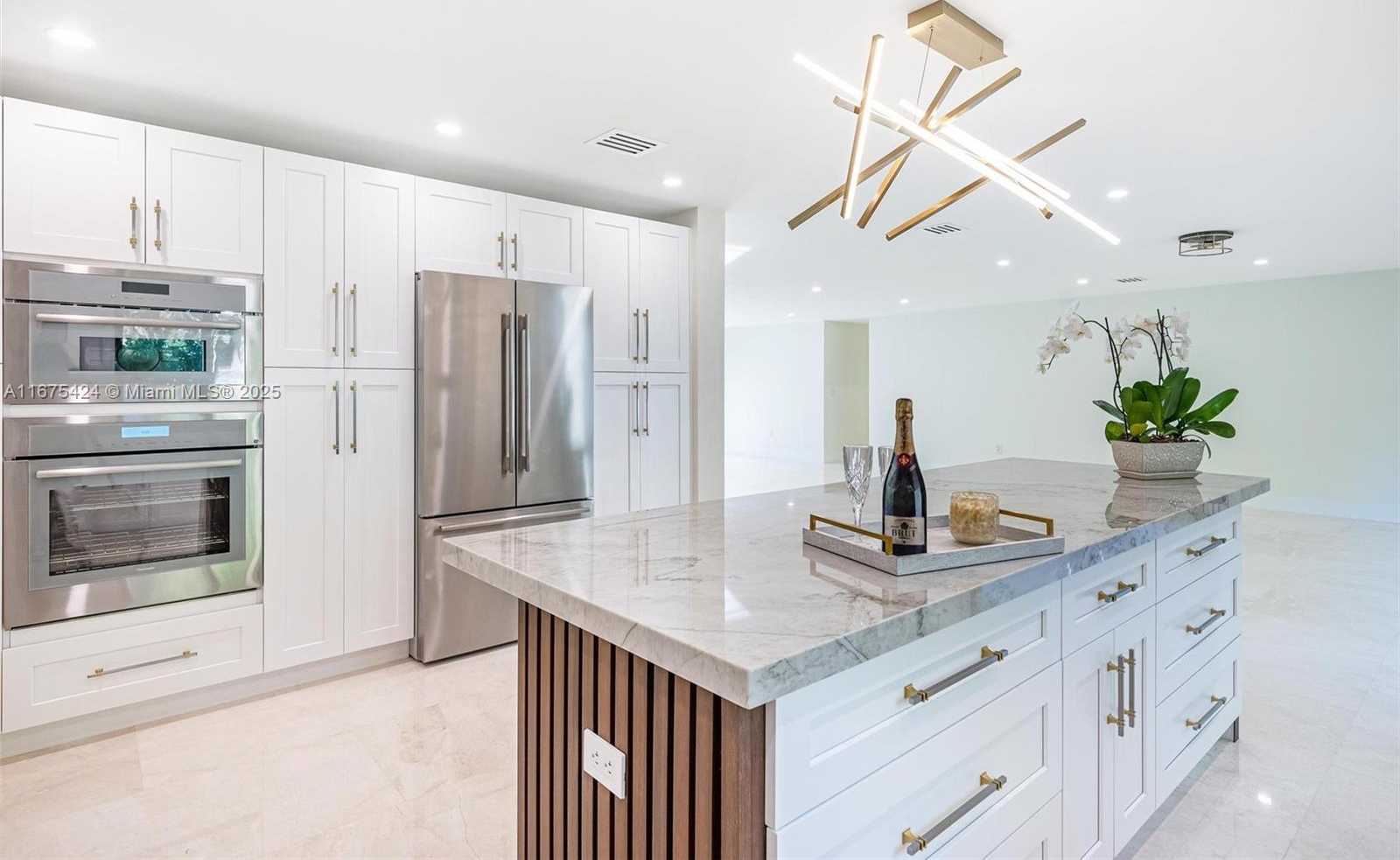 Small Image of 12820 SOUTH WEST 83RD CT, Pinecrest Number 18