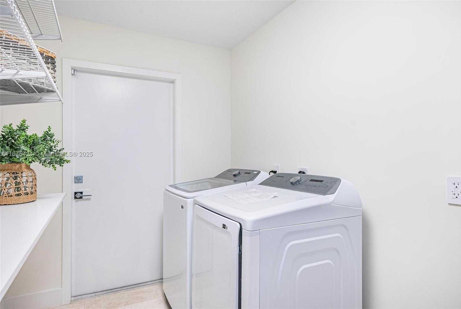 Small Image of 12820 SOUTH WEST 83RD CT, Pinecrest Number 19