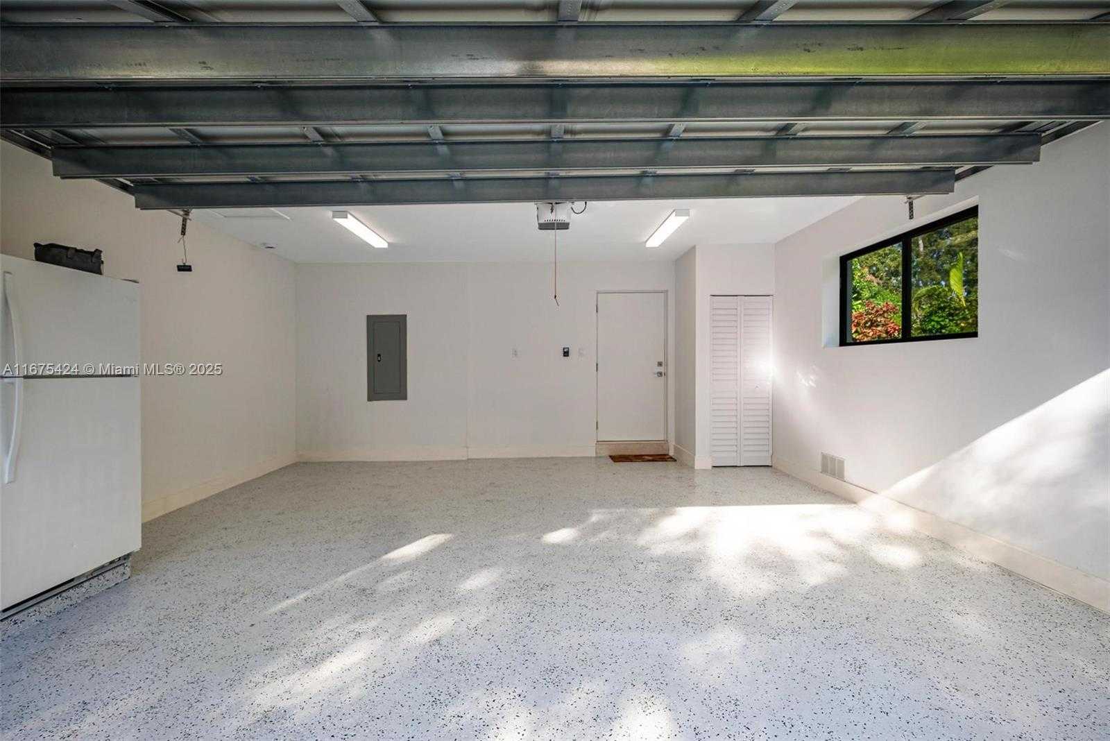 Small Image of 12820 SOUTH WEST 83RD CT, Pinecrest Number 20