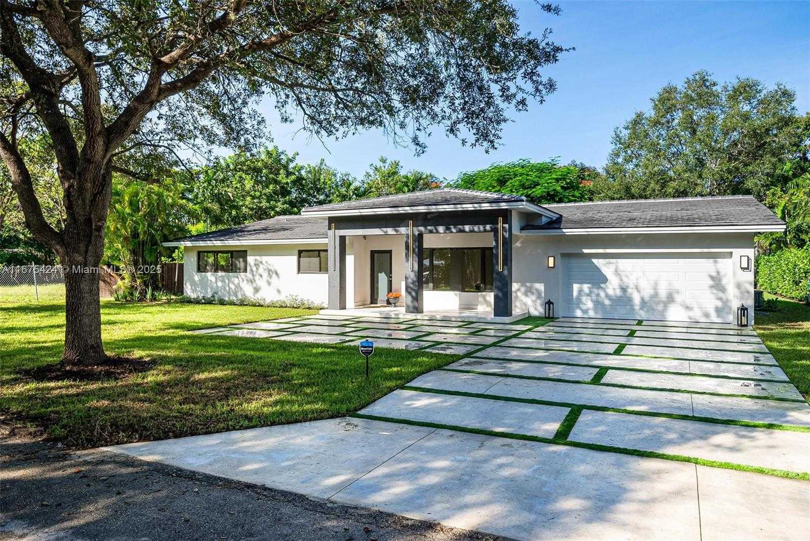 Small Image of 12820 SOUTH WEST 83RD CT, Pinecrest Number 3